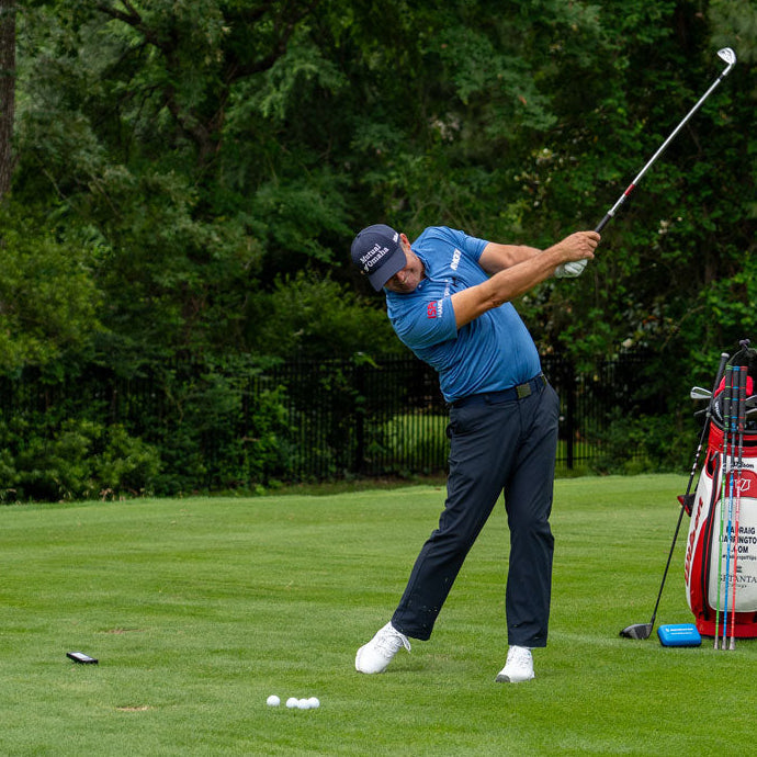 PRGR Launch Monitor measuring a golf shot